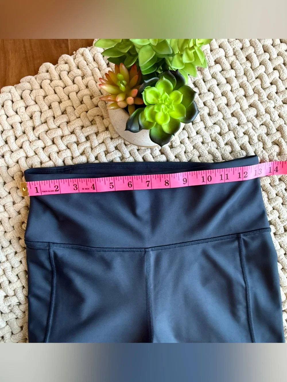 LOLë | Women’s Mesh Panel Zip Pocket Legging | Gray | Small